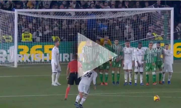 Ceballos ładuje GOLA z rzutu wolnego na 2-1! [VIDEO]